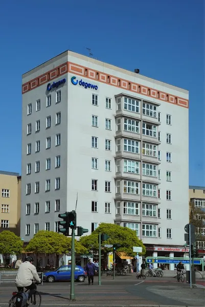 2 Zimmer Wohnung direkt am Innsbrucker Platz — photo 1